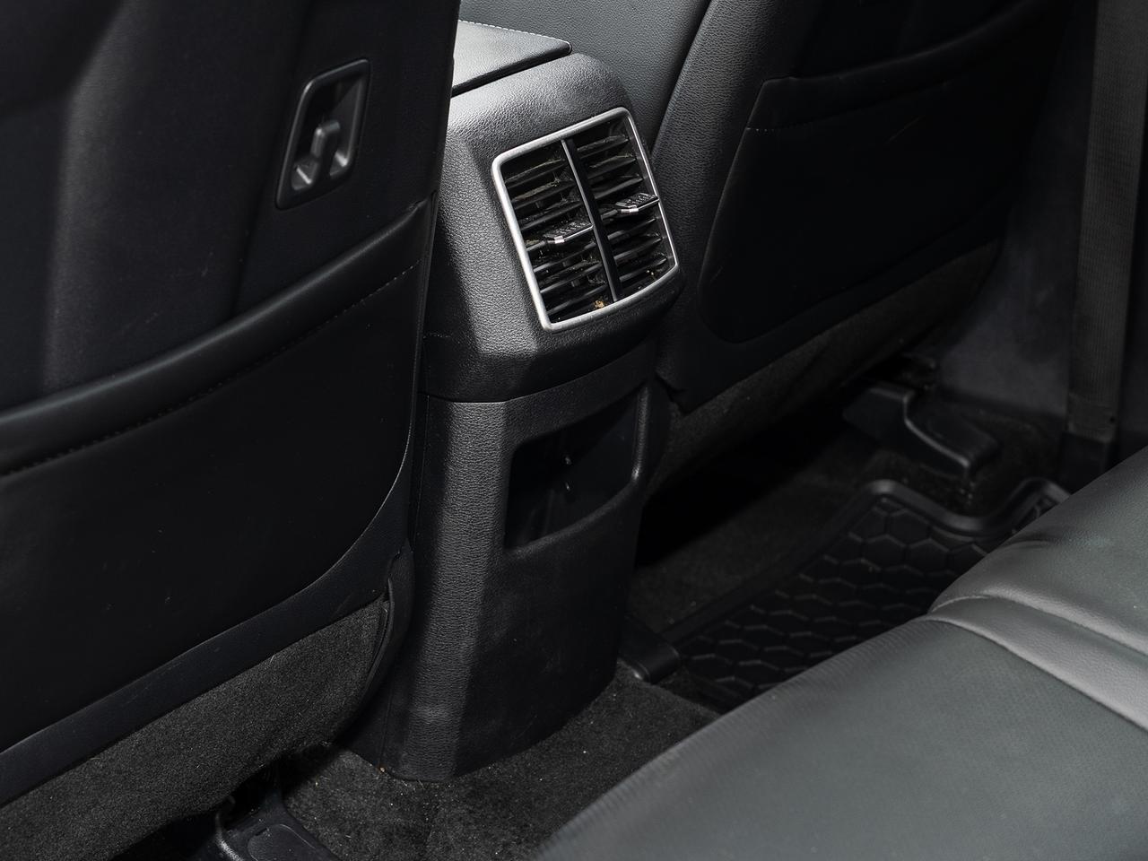 2024 Kia Sportage EX AWD | Nav | Pano roof | Leather | CarPlay