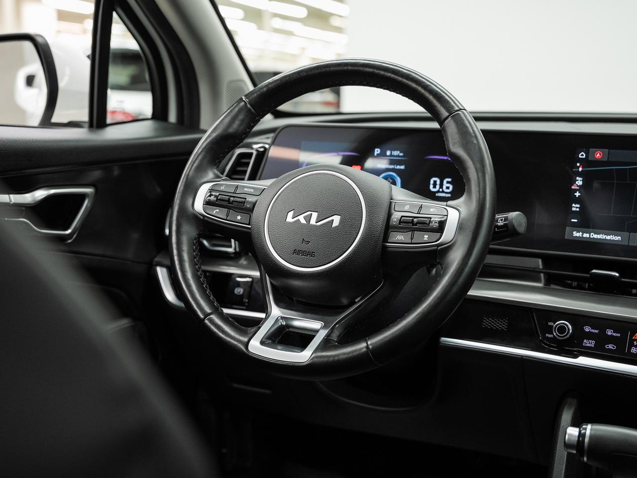 2024 Kia Sportage EX AWD | Nav | Pano roof | Leather | CarPlay