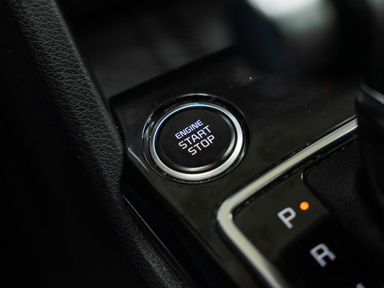 2024 Kia Sportage EX AWD | Nav | Pano roof | Leather | CarPlay