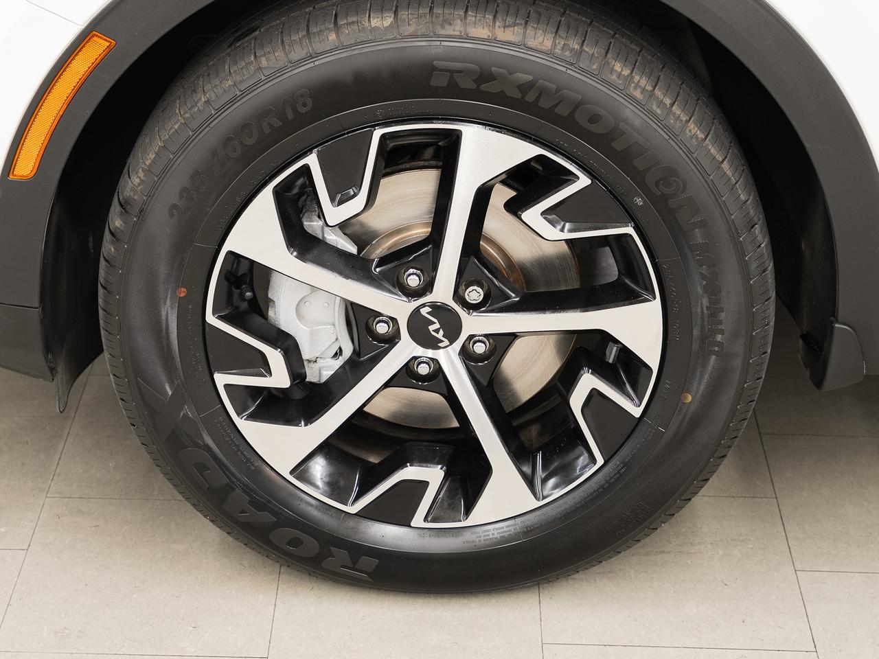 2024 Kia Sportage EX AWD | Nav | Pano roof | Leather | CarPlay