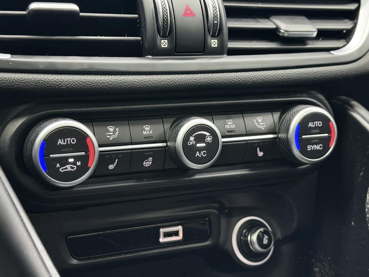2021 Alfa Romeo Giulia TI SPORT|NAV|BACKUP|ACC|BSM|FCW|LKA|HK SOUND| Photo