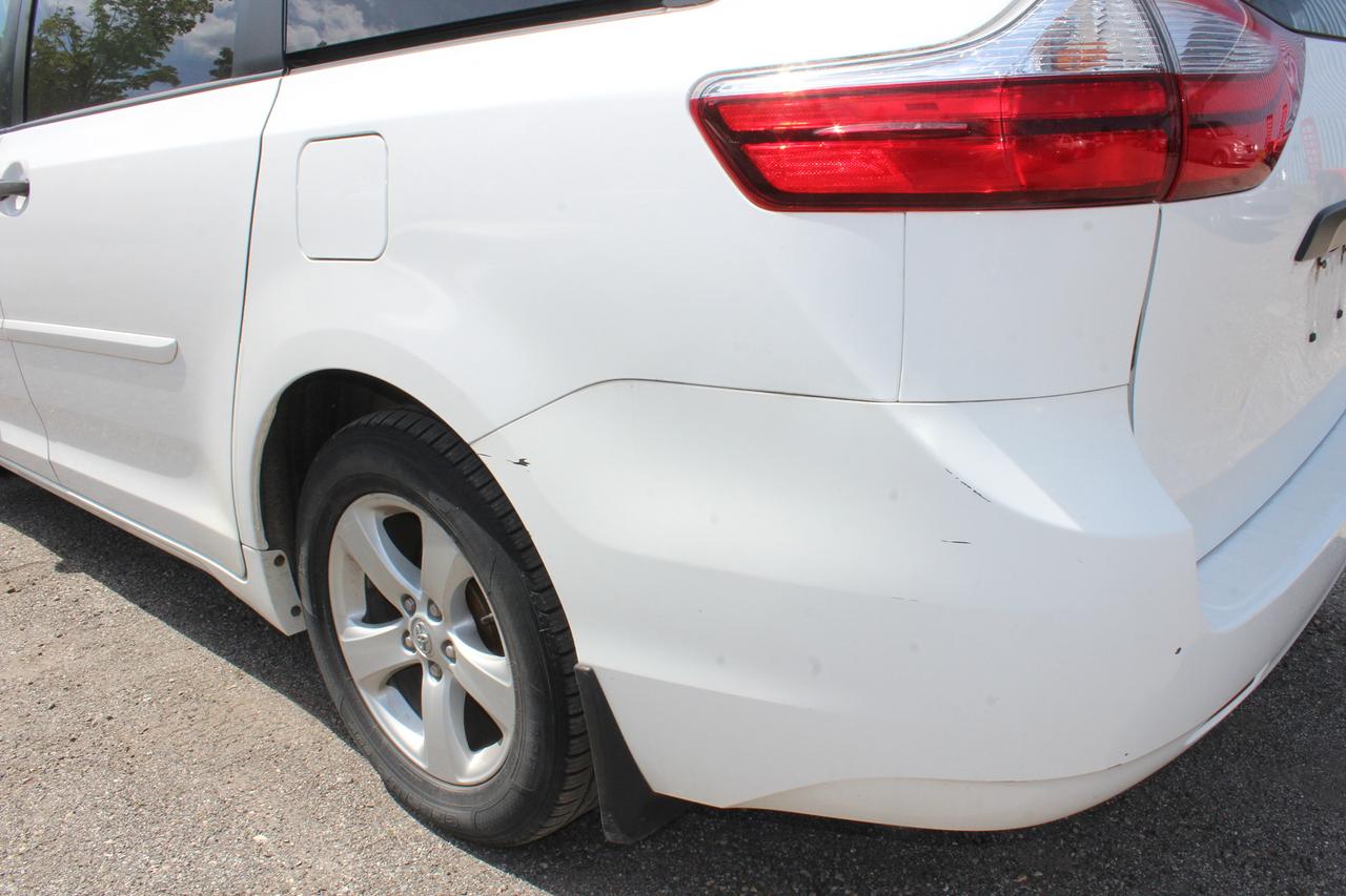 2017 Toyota Sienna  Photo