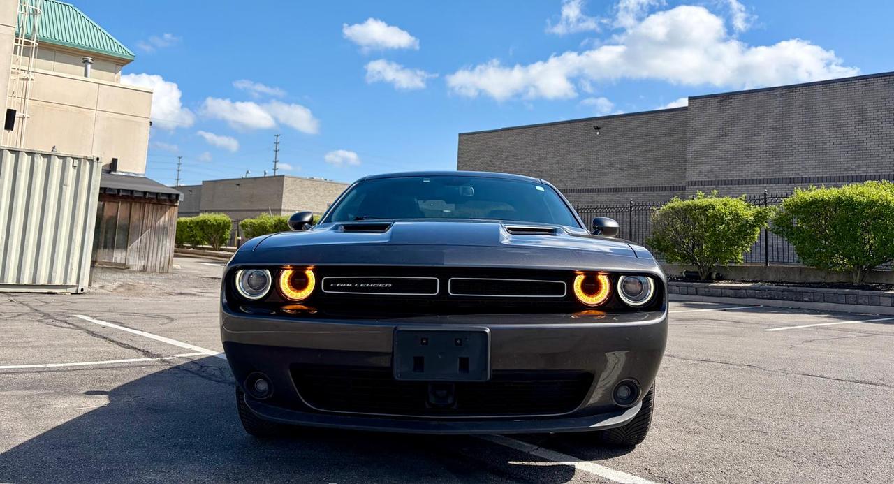 2020 Dodge Challenger SXT AWD Photo2