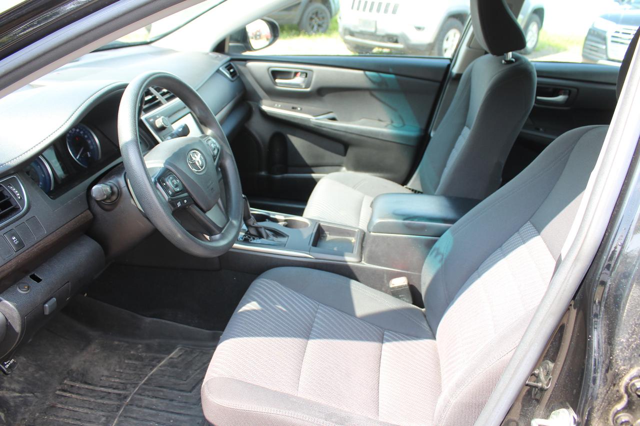 2017 Toyota Camry LE Photo