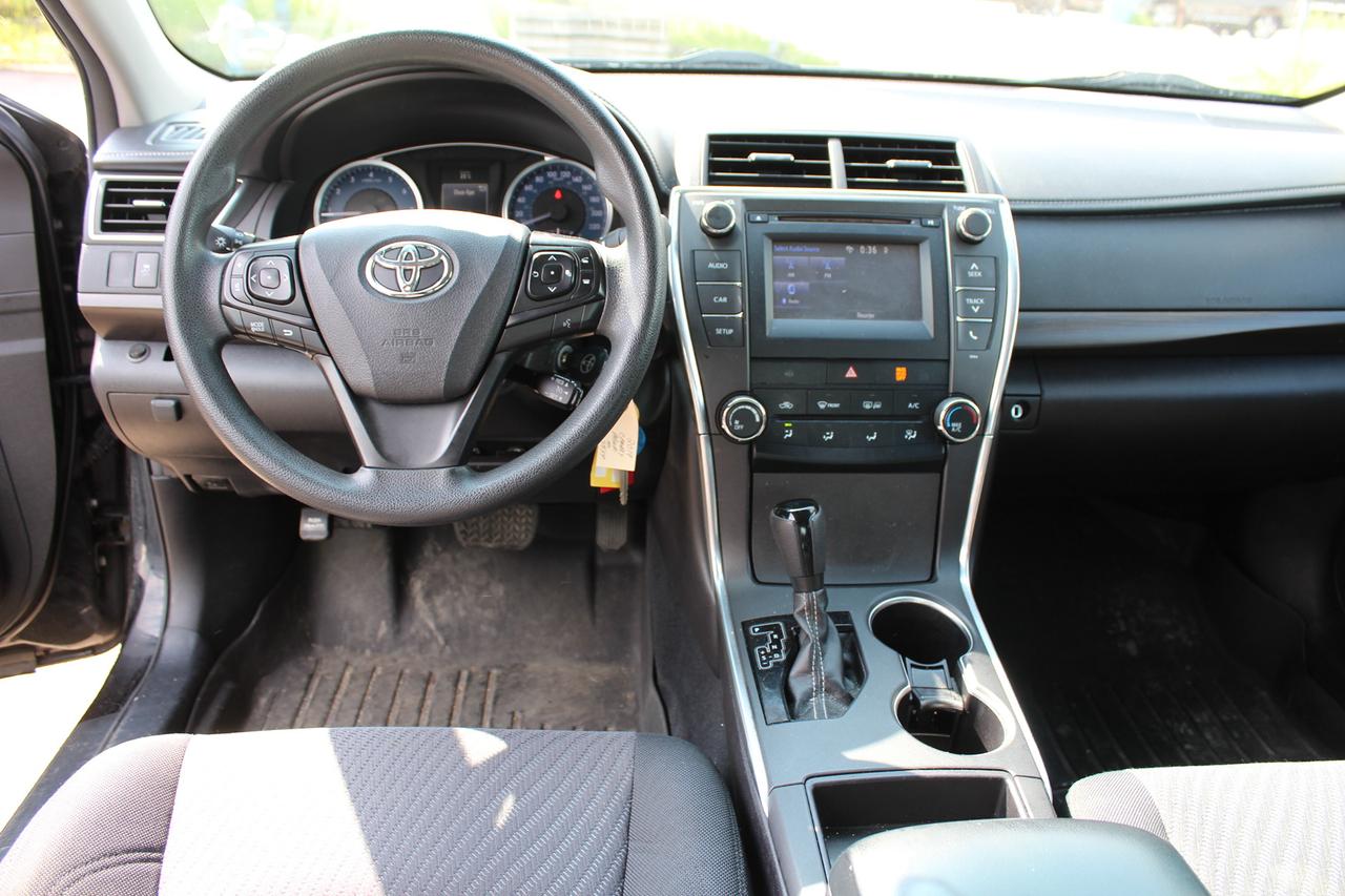 2017 Toyota Camry LE Photo