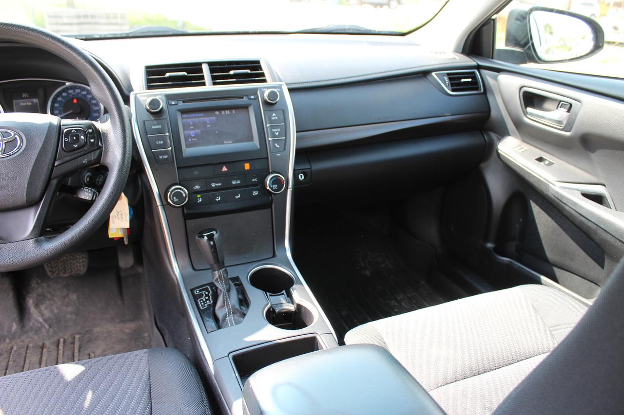 2017 Toyota Camry LE Photo