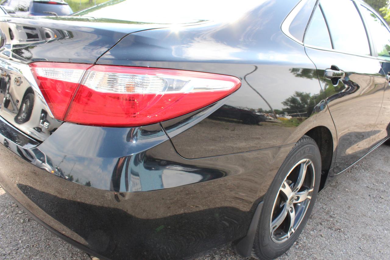 2017 Toyota Camry LE Photo