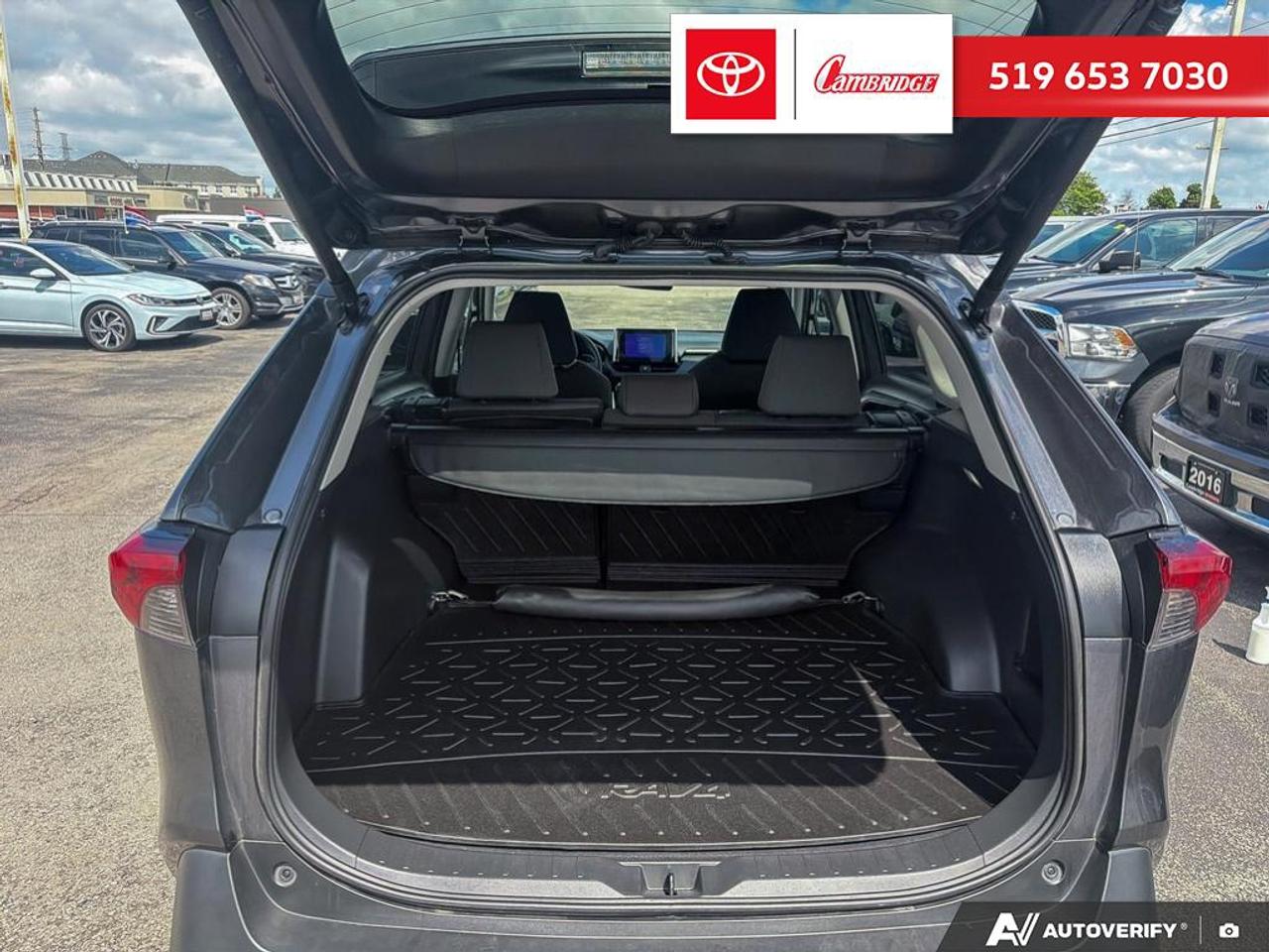 2025 Toyota RAV4 XLE Photo