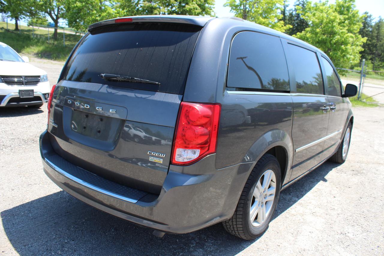 2017 Dodge Grand Caravan Crew Plus Photo