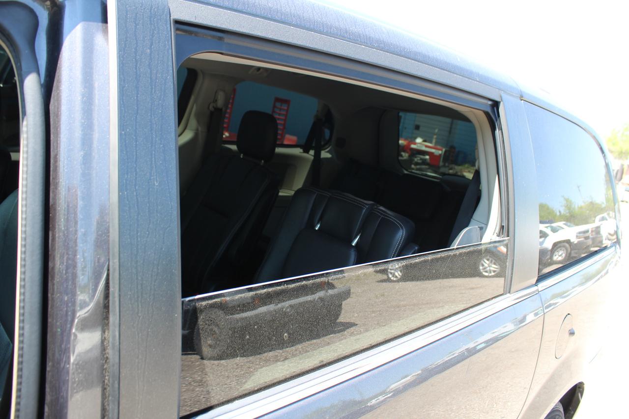 2017 Dodge Grand Caravan Crew Plus Photo