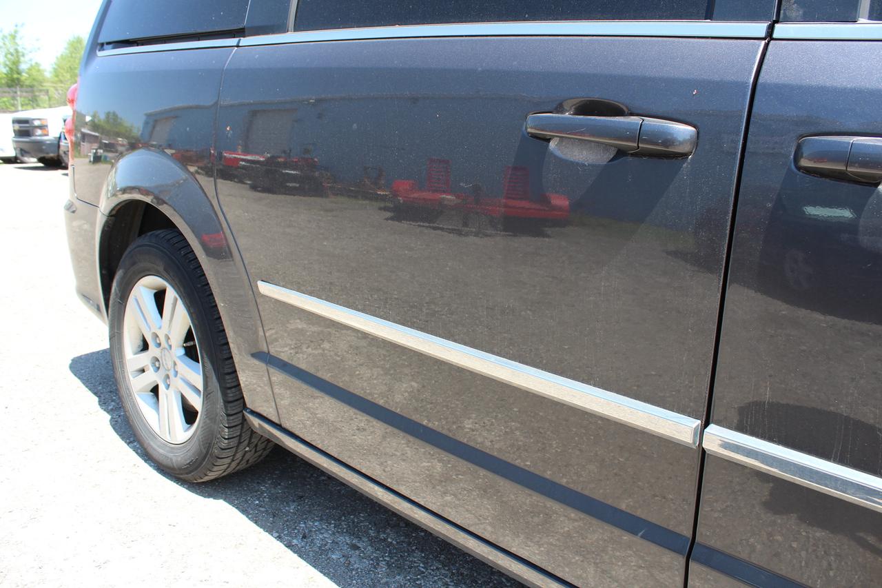 2017 Dodge Grand Caravan Crew Plus Photo
