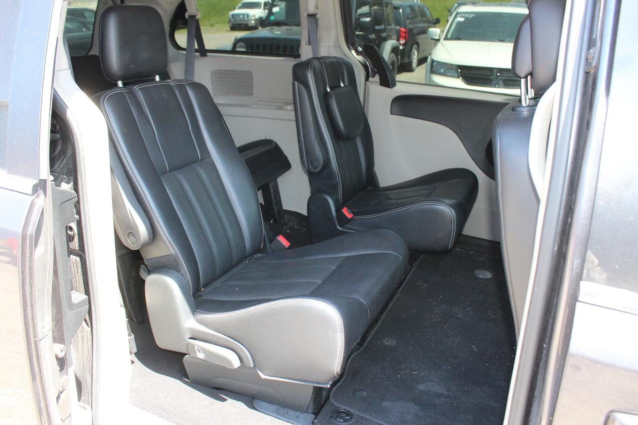 2017 Dodge Grand Caravan Crew Plus Photo