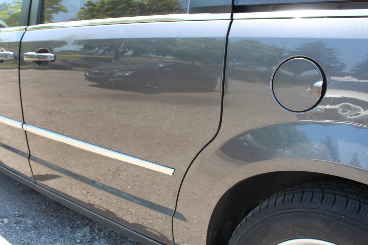 2017 Dodge Grand Caravan Crew Plus Photo