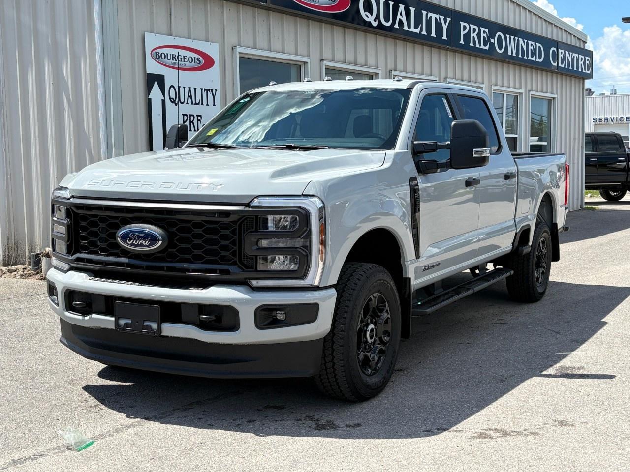 2026 Ford F-350 Super Duty SRW XL 4WD Crew Cab 6.75' Box Photo