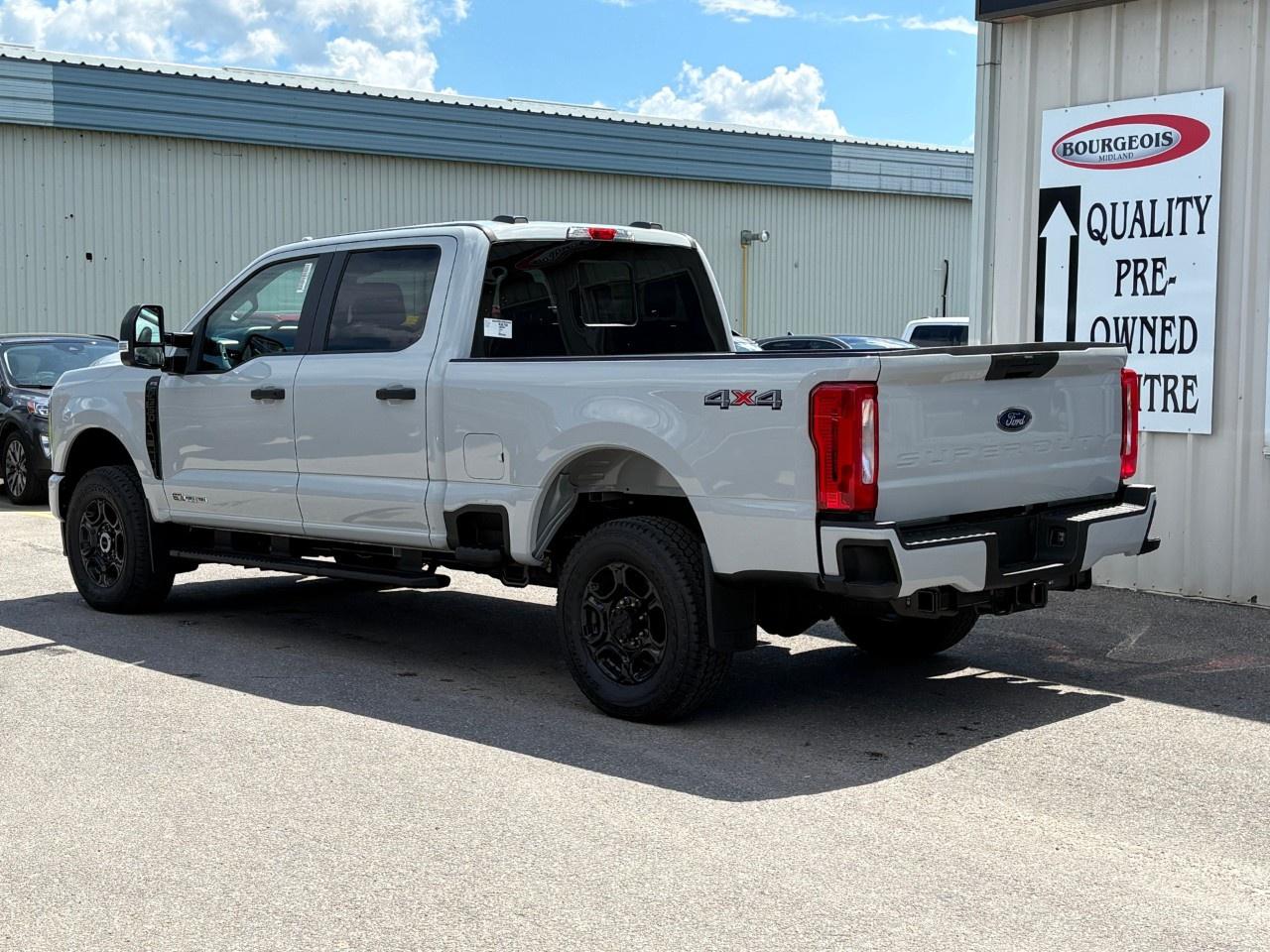 2026 Ford F-350 Super Duty SRW XL 4WD Crew Cab 6.75' Box Photo