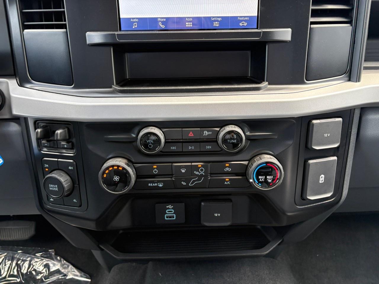 2026 Ford F-350 Super Duty SRW XL 4WD Crew Cab 6.75' Box Photo