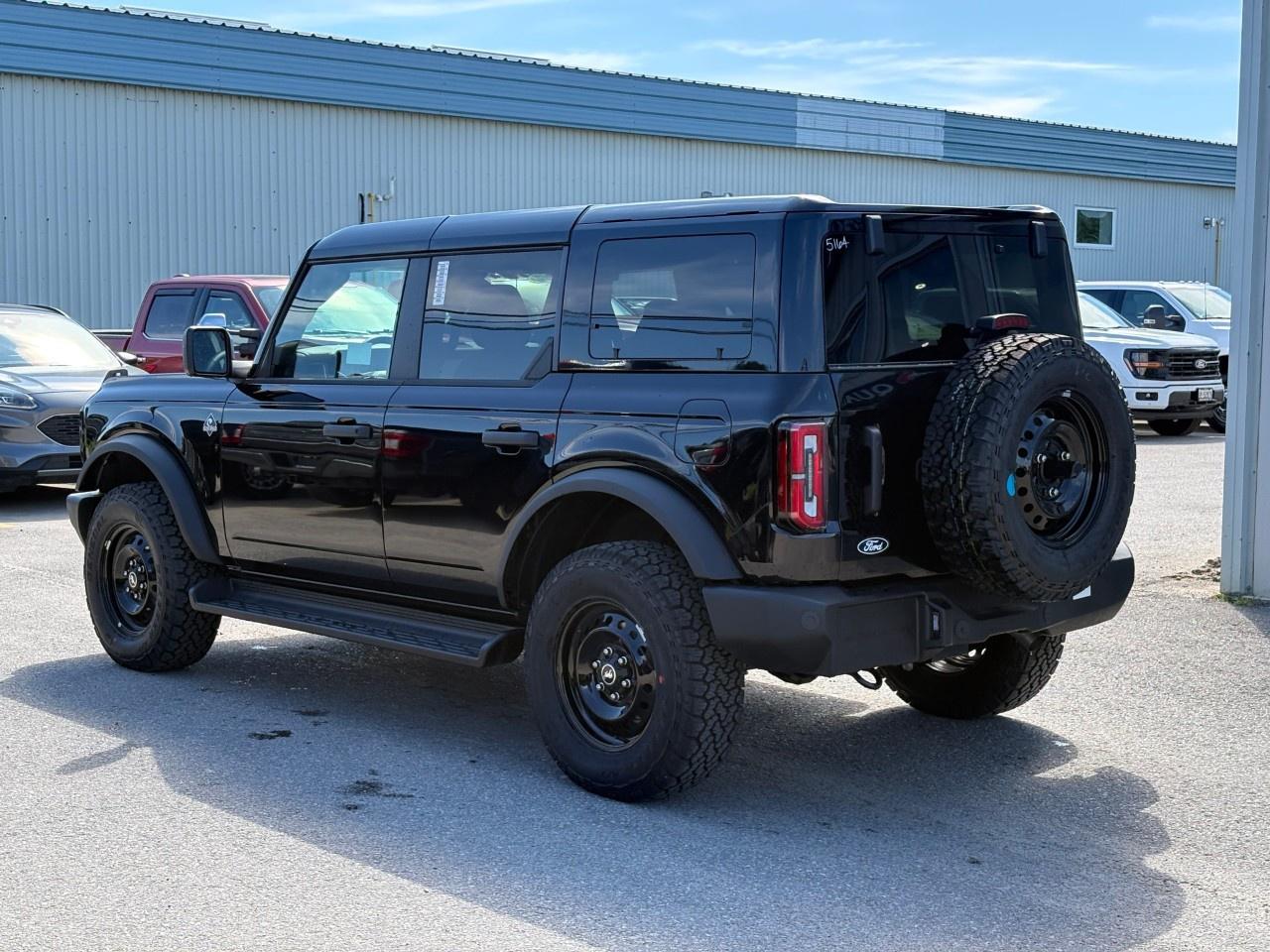 2026 Ford Bronco OUTER BANKS 4 DOOR 4X4 Photo