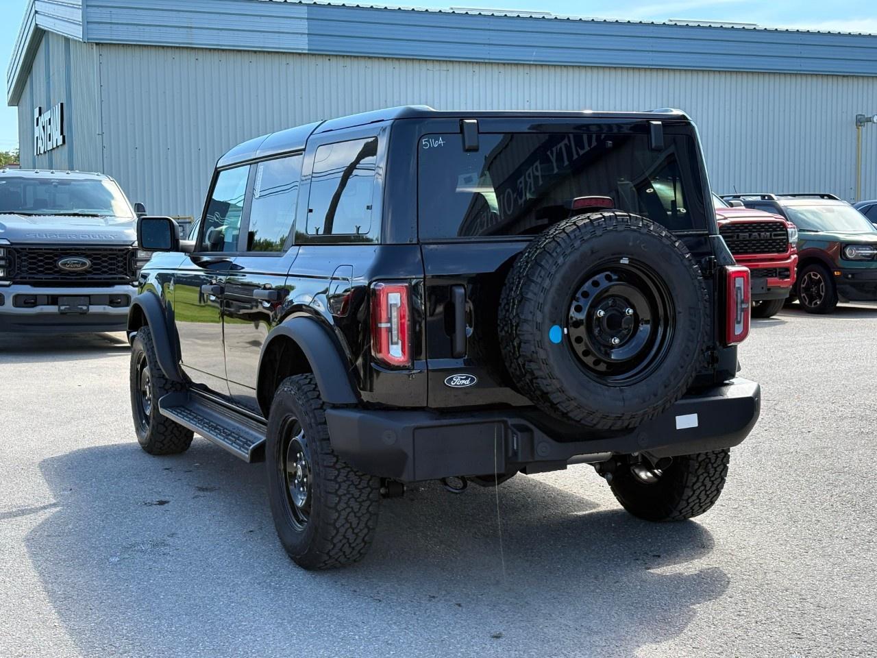 2026 Ford Bronco OUTER BANKS 4 DOOR 4X4 Photo