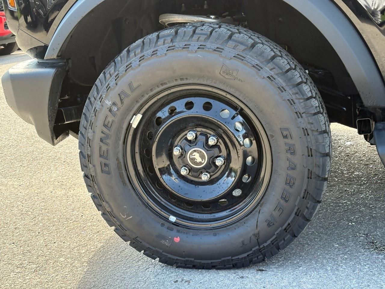 2026 Ford Bronco OUTER BANKS 4 DOOR 4X4 Photo