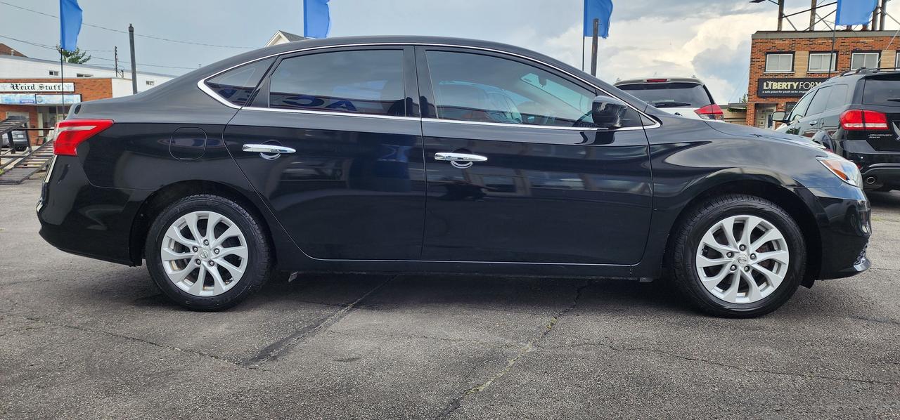 2017 Nissan Sentra SV Photo4
