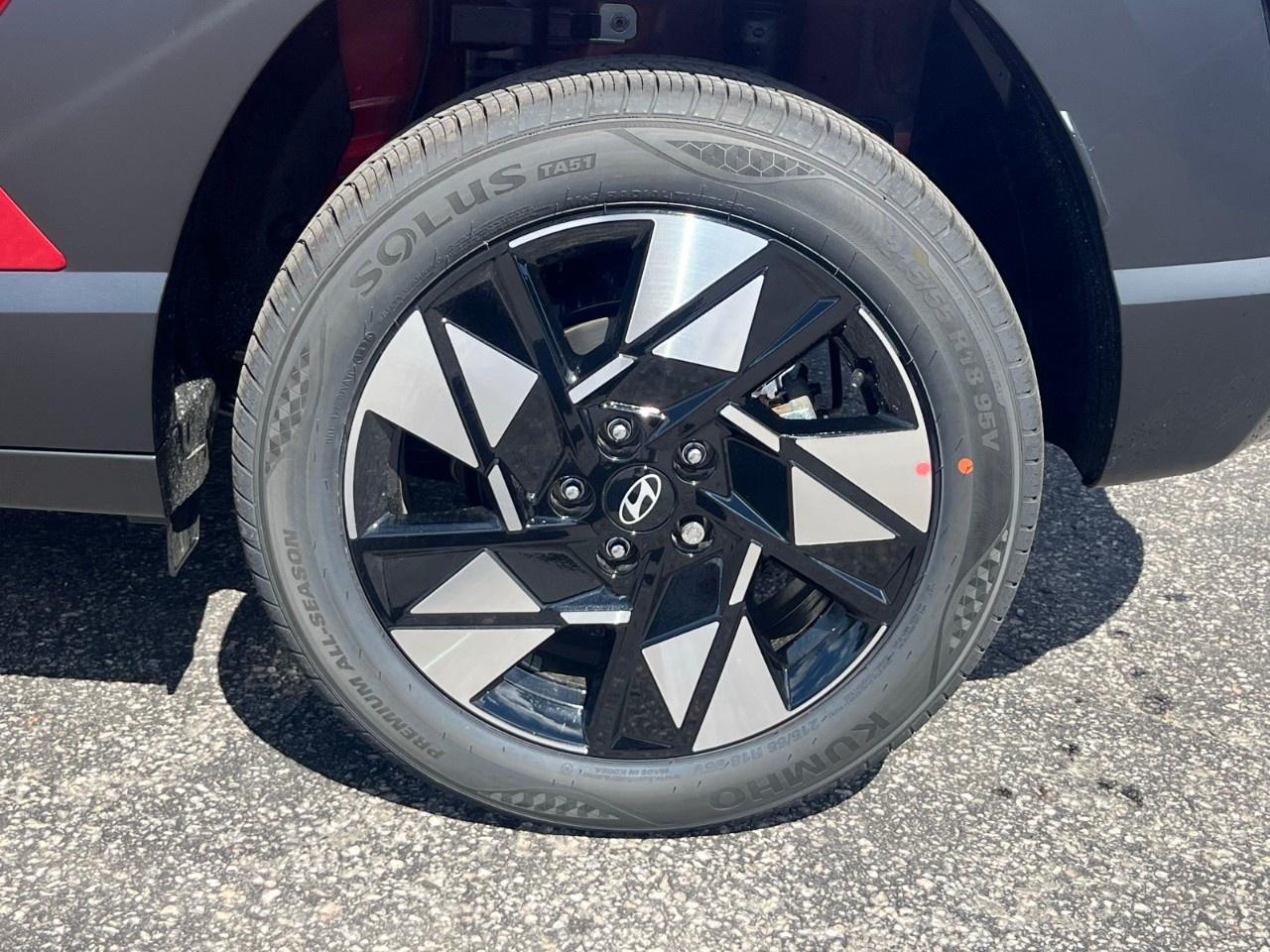 2026 Hyundai KONA 2.0L Preferred AWD w/Trend Package Photo3