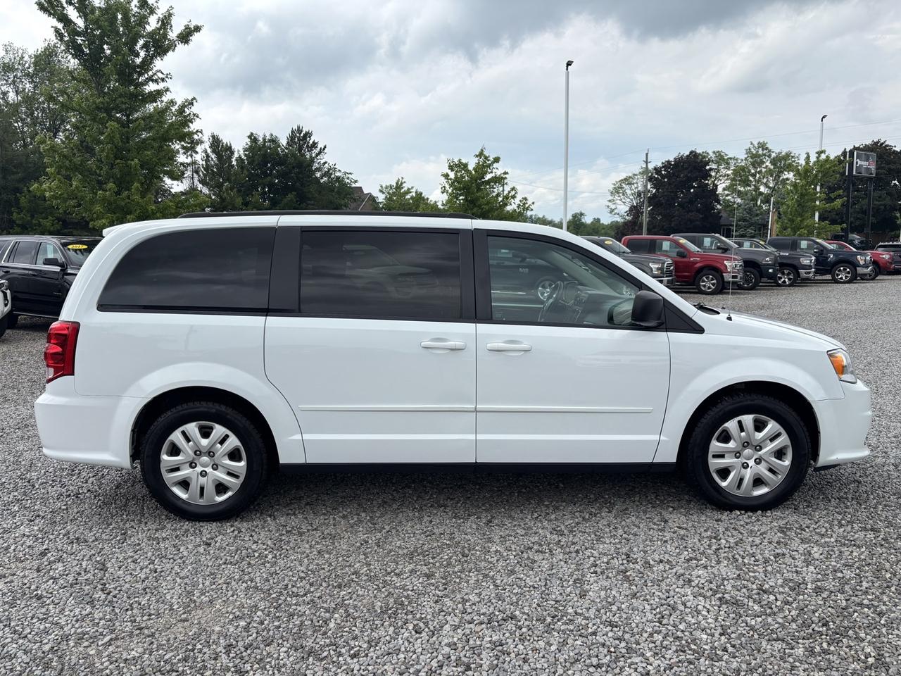 2016 Dodge Grand Caravan SE Photo