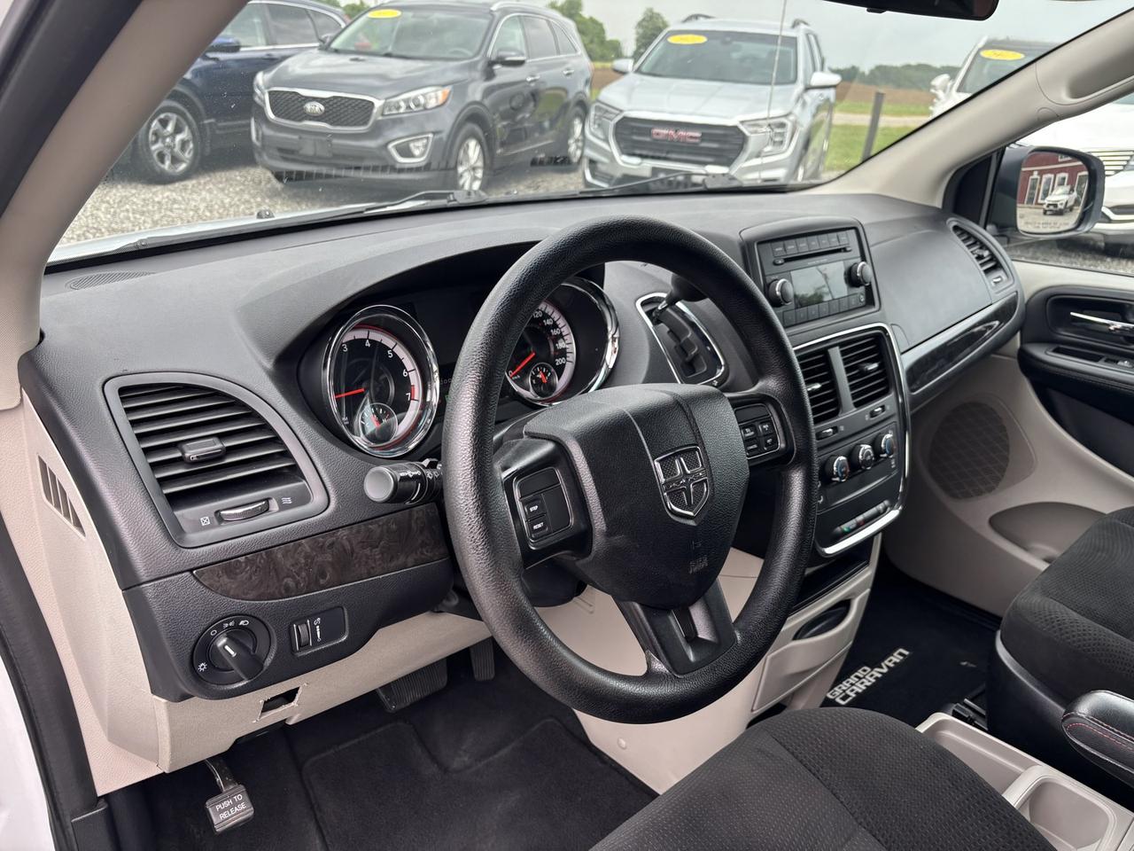 2016 Dodge Grand Caravan SE Photo