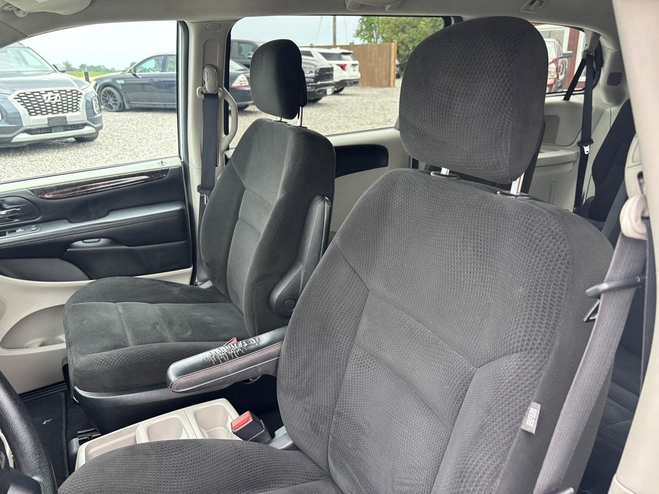 2016 Dodge Grand Caravan SE Photo