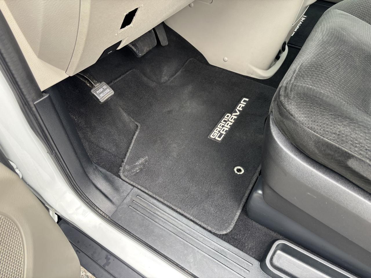 2016 Dodge Grand Caravan SE Photo