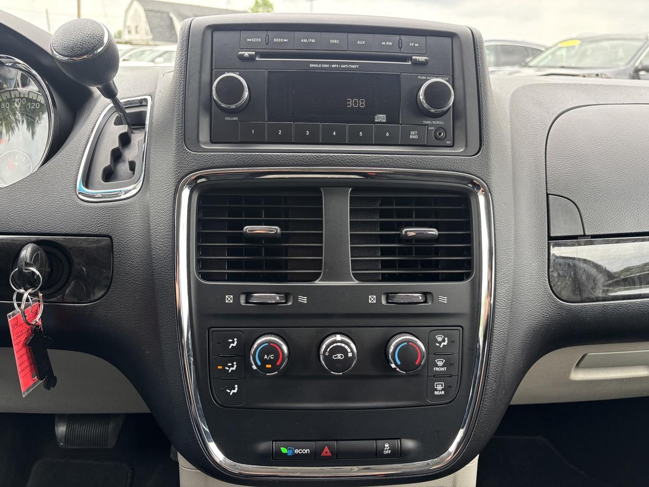 2016 Dodge Grand Caravan SE Photo