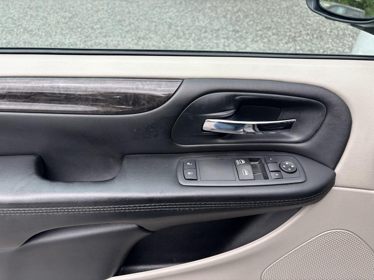 2016 Dodge Grand Caravan SE Photo