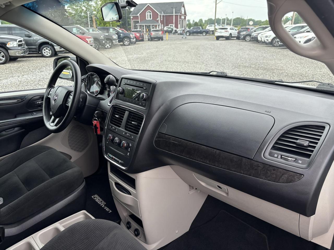 2016 Dodge Grand Caravan SE Photo