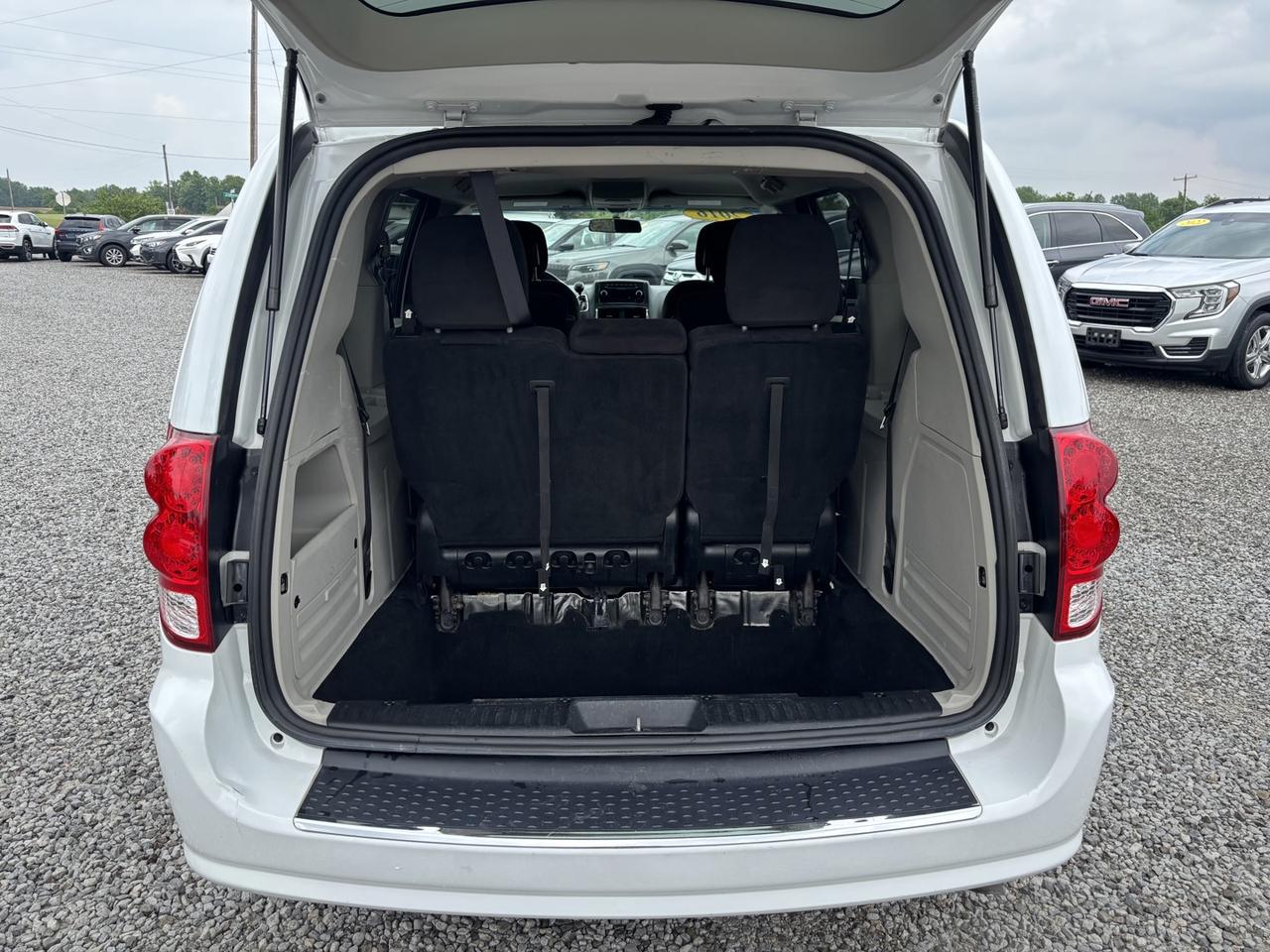 2016 Dodge Grand Caravan SE Photo