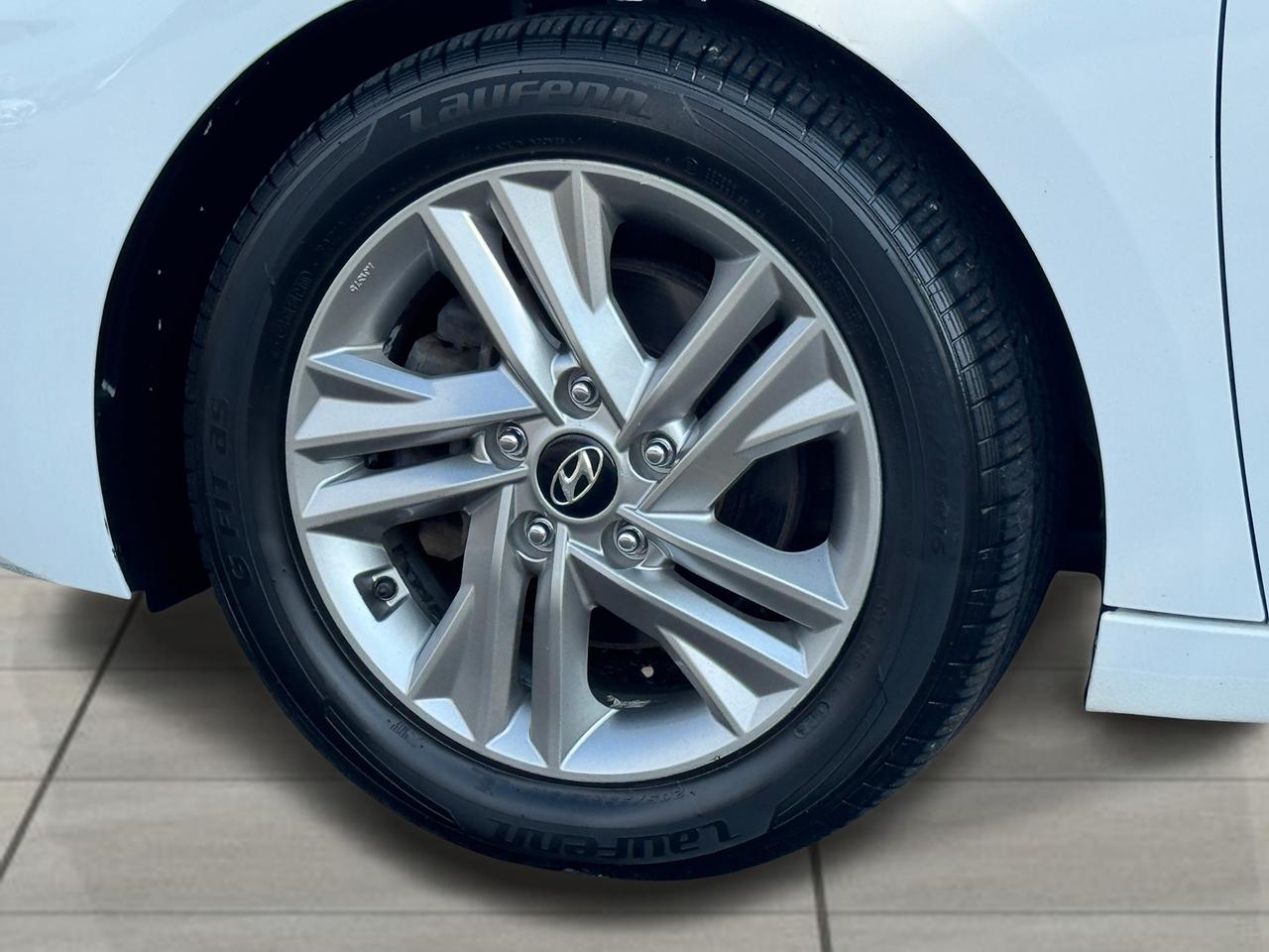 2019 Hyundai Elantra Preferred  w/Sun & Safety Package+CLEAN CARFAX Photo
