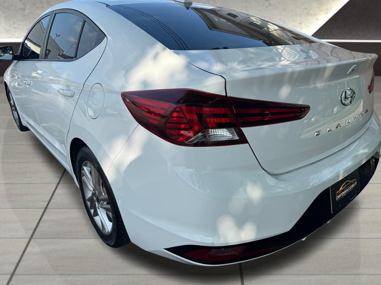 2019 Hyundai Elantra Preferred  w/Sun & Safety Package+CLEAN CARFAX Photo
