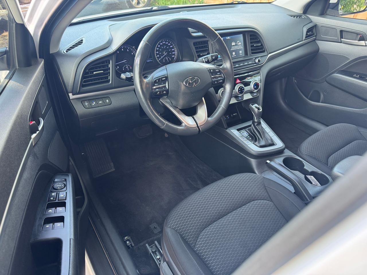 2019 Hyundai Elantra Preferred  w/Sun & Safety Package+CLEAN CARFAX Photo
