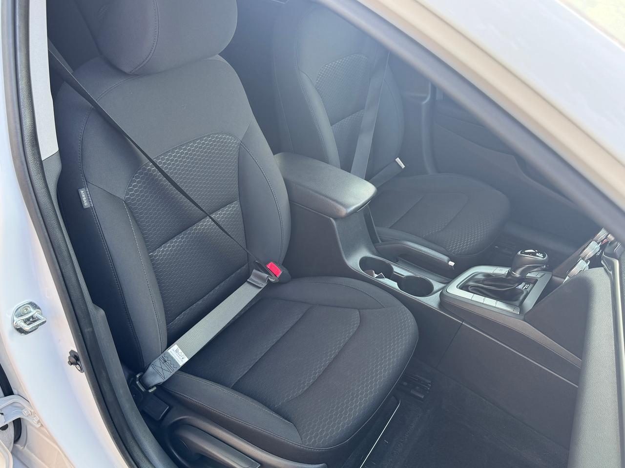 2019 Hyundai Elantra Preferred  w/Sun & Safety Package+CLEAN CARFAX Photo