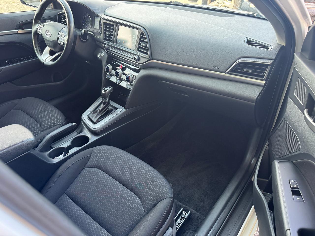 2019 Hyundai Elantra Preferred  w/Sun & Safety Package+CLEAN CARFAX Photo