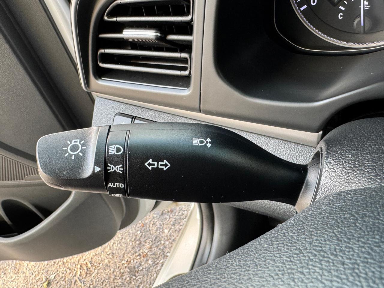2019 Hyundai Elantra Preferred  w/Sun & Safety Package+CLEAN CARFAX Photo