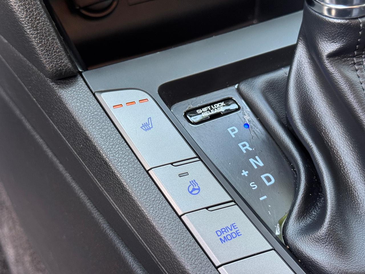 2019 Hyundai Elantra Preferred  w/Sun & Safety Package+CLEAN CARFAX Photo4