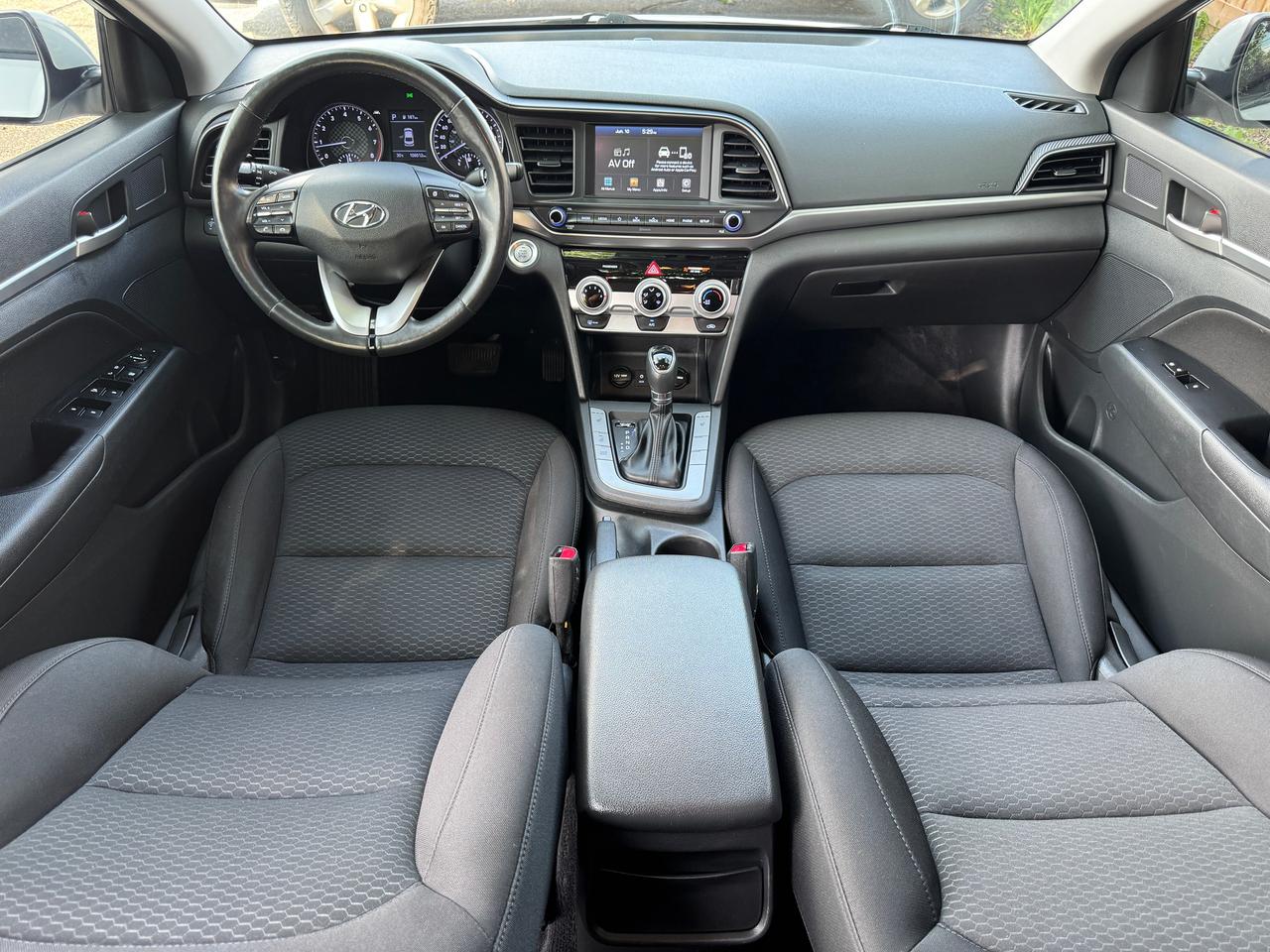 2019 Hyundai Elantra Preferred  w/Sun & Safety Package+CLEAN CARFAX Photo