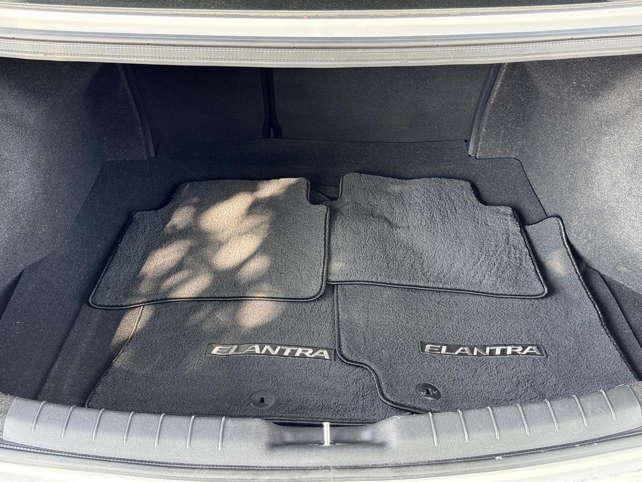 2019 Hyundai Elantra Preferred  w/Sun & Safety Package+CLEAN CARFAX Photo