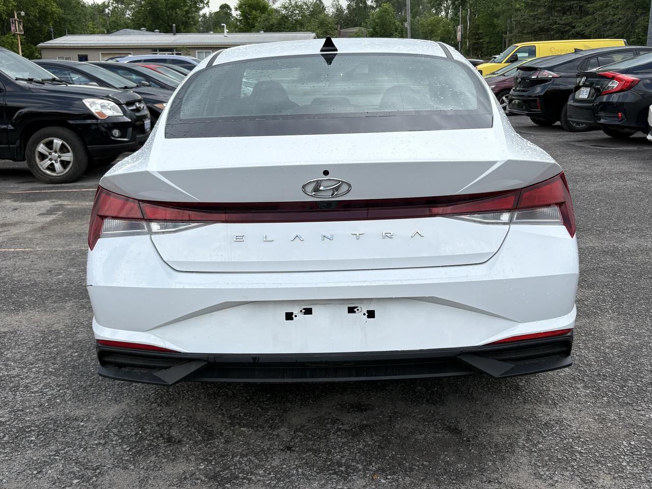 2021 Hyundai Elantra Preferred Photo3