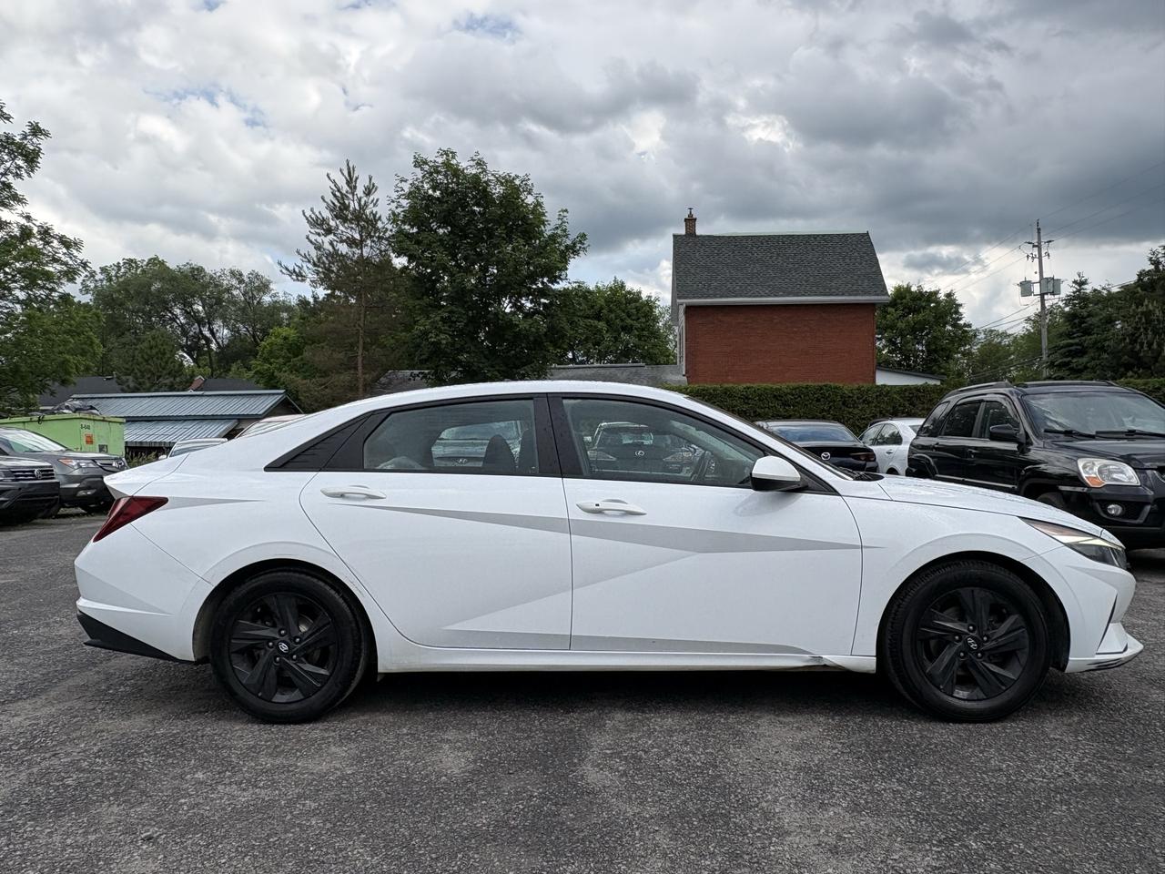 2021 Hyundai Elantra Preferred Photo