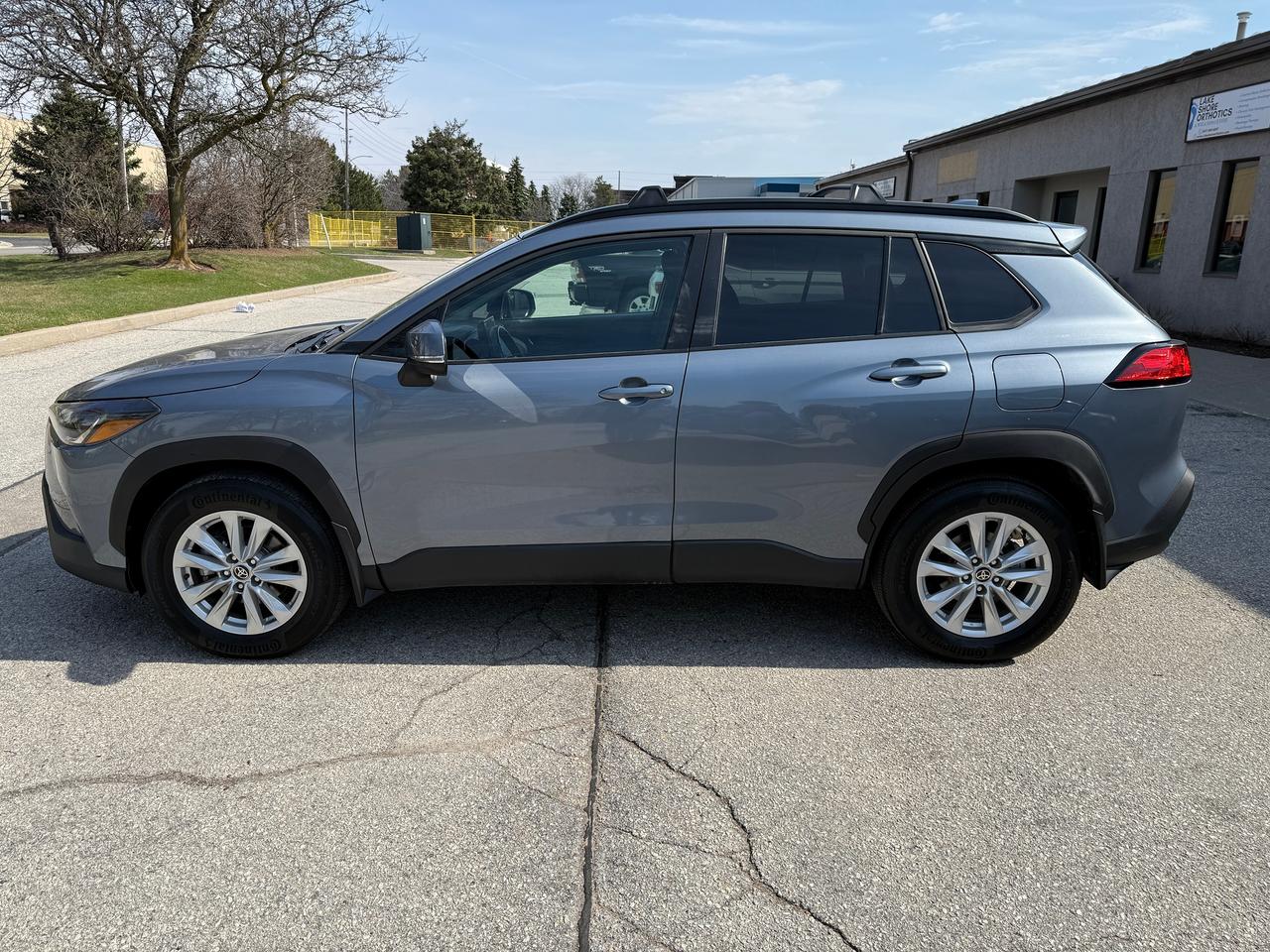 2023 Toyota Corolla Cross LE AWD,LOW MILEAGE,POWER SUNROOF,CERTIFIED ! Photo