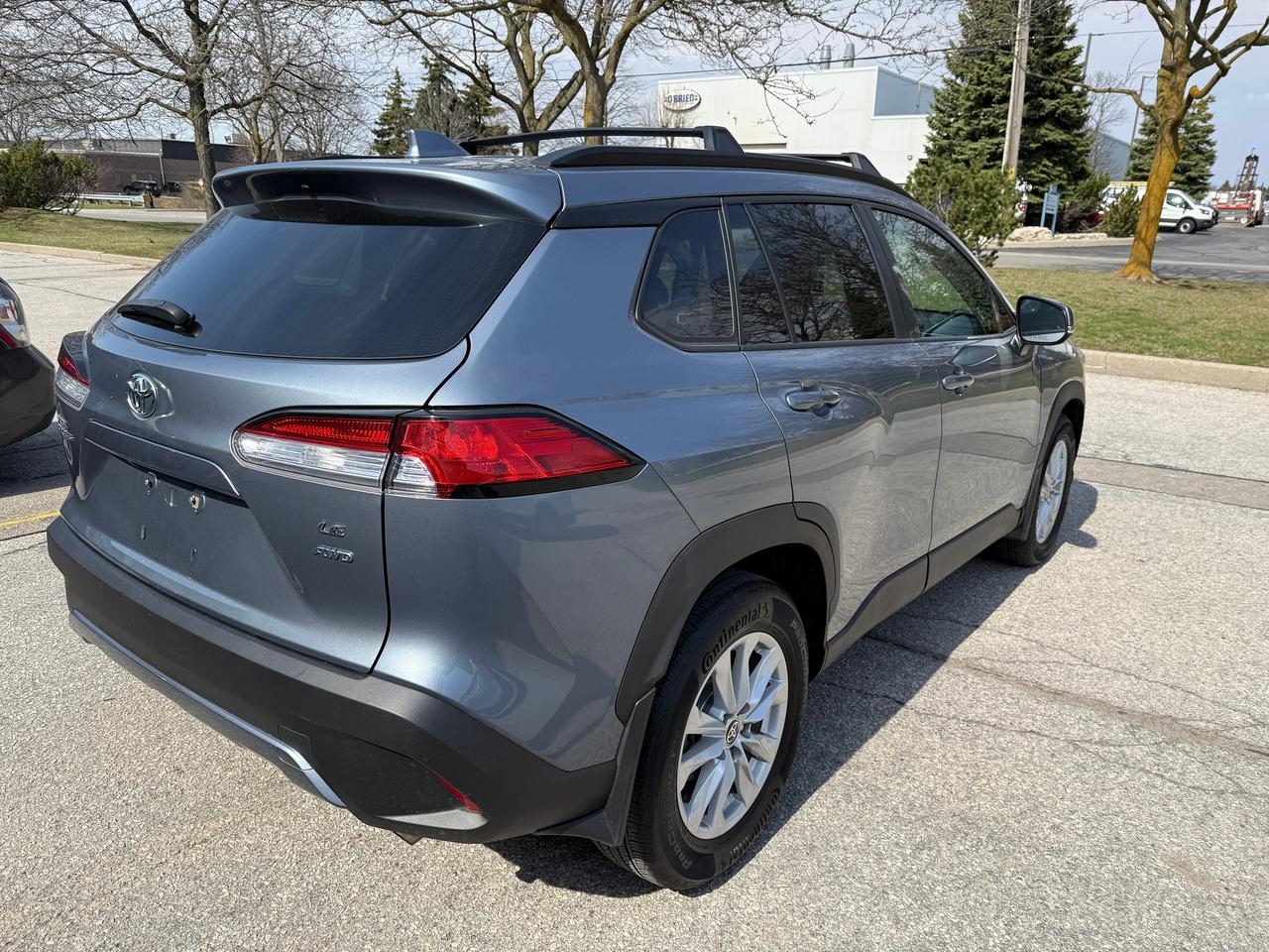 2023 Toyota Corolla Cross LE AWD,LOW MILEAGE,POWER SUNROOF,CERTIFIED ! Photo4
