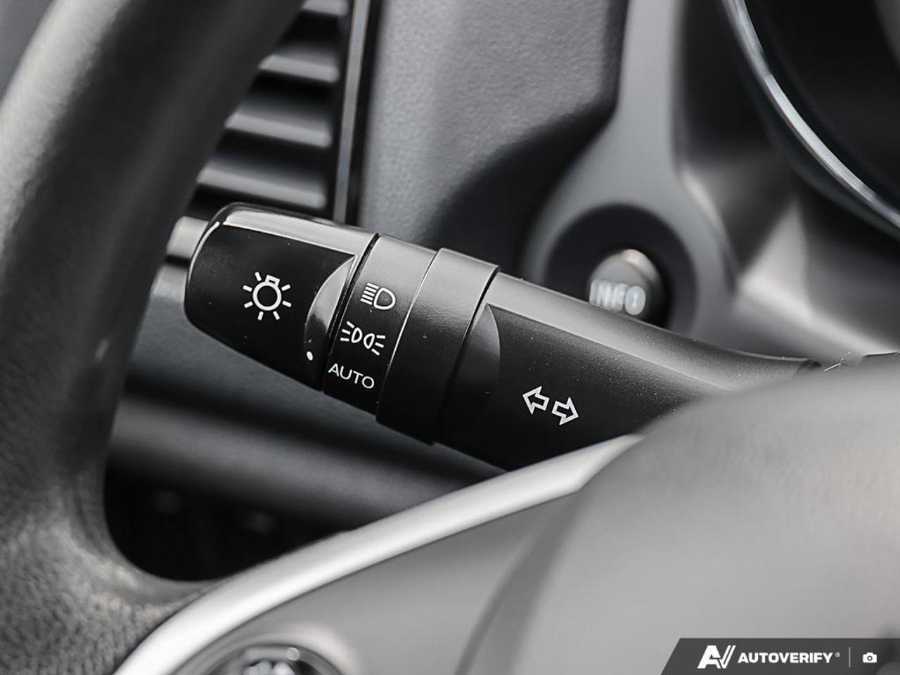 2022 Mitsubishi RVR ES, AWD, R/V CAM HEATED SEATS, B.TOOTH Photo