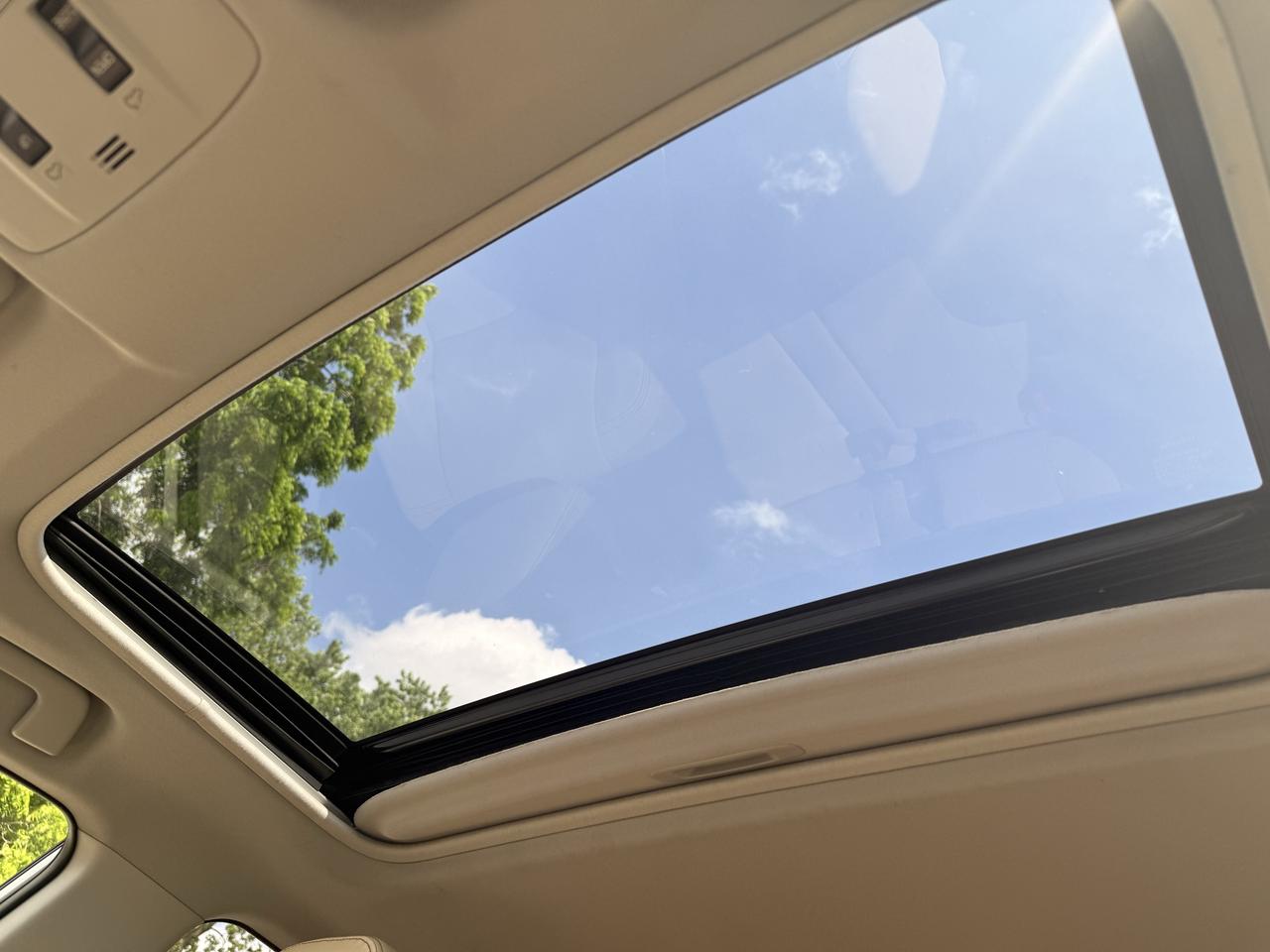 2014 Toyota RAV4 Limited | AWD | Clean CARFAX Photo