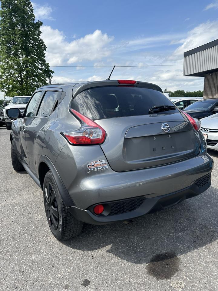 2015 Nissan Juke 5DR WGN MANUAL SV FWD Photo