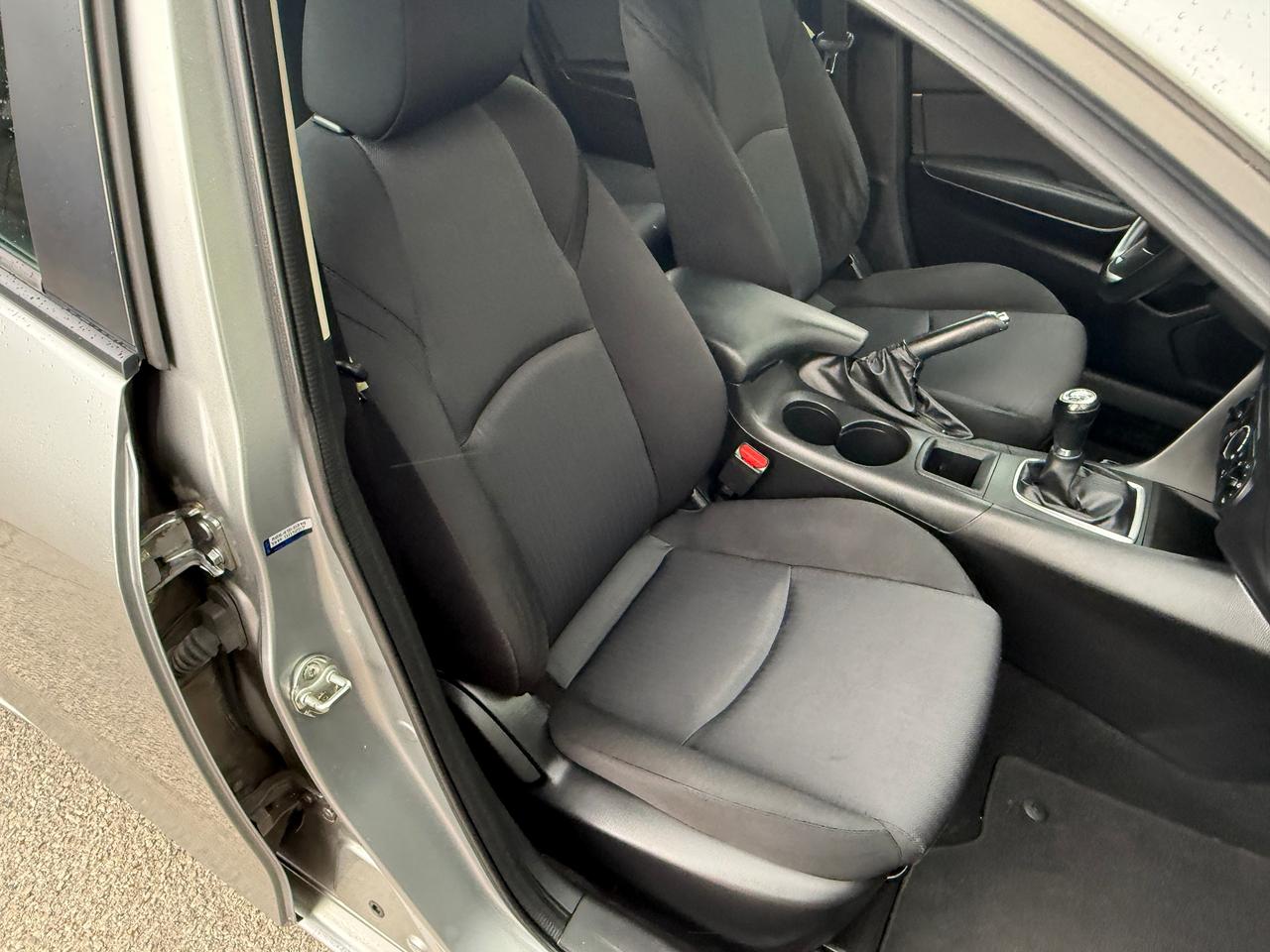 2014 Mazda MAZDA3 GX-SKY,6 SPD..MANUAL SPORT,LOW KM'S CERTIFIED ! Photo